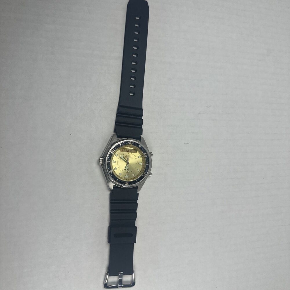 Casio “Arnie” AMW-320R Mens Alarm Chronograph Watch Vintage New Band And Battery - Picture 5 of 8